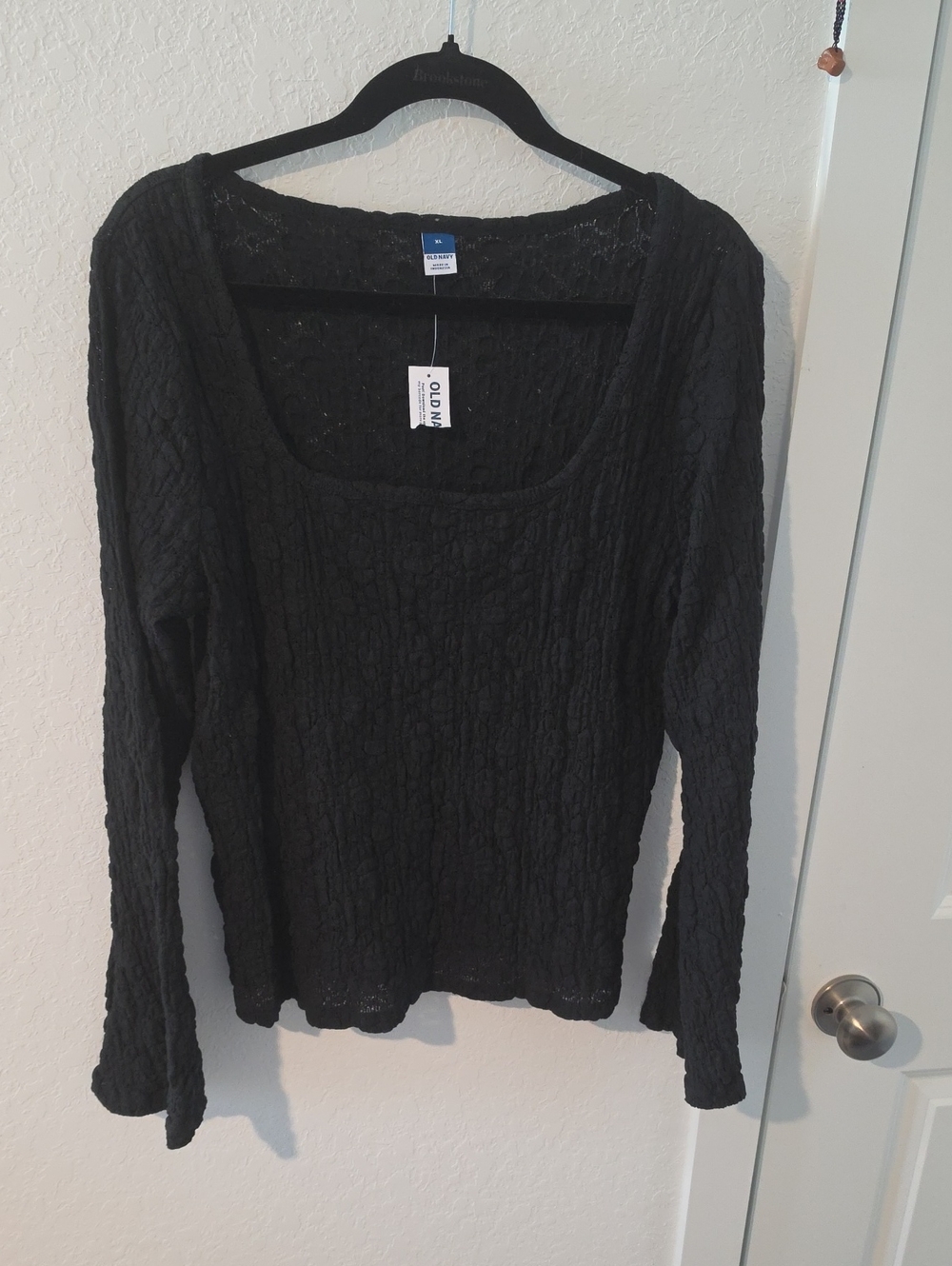Old Navy Black Textured Long Sleeve Scoop Neck Tee